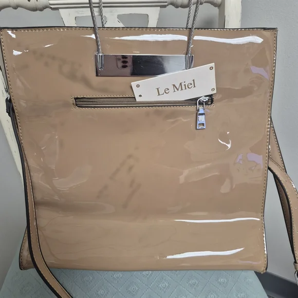 Elegant Tan Patent Leather Tote Bag - Picture 14 of 16